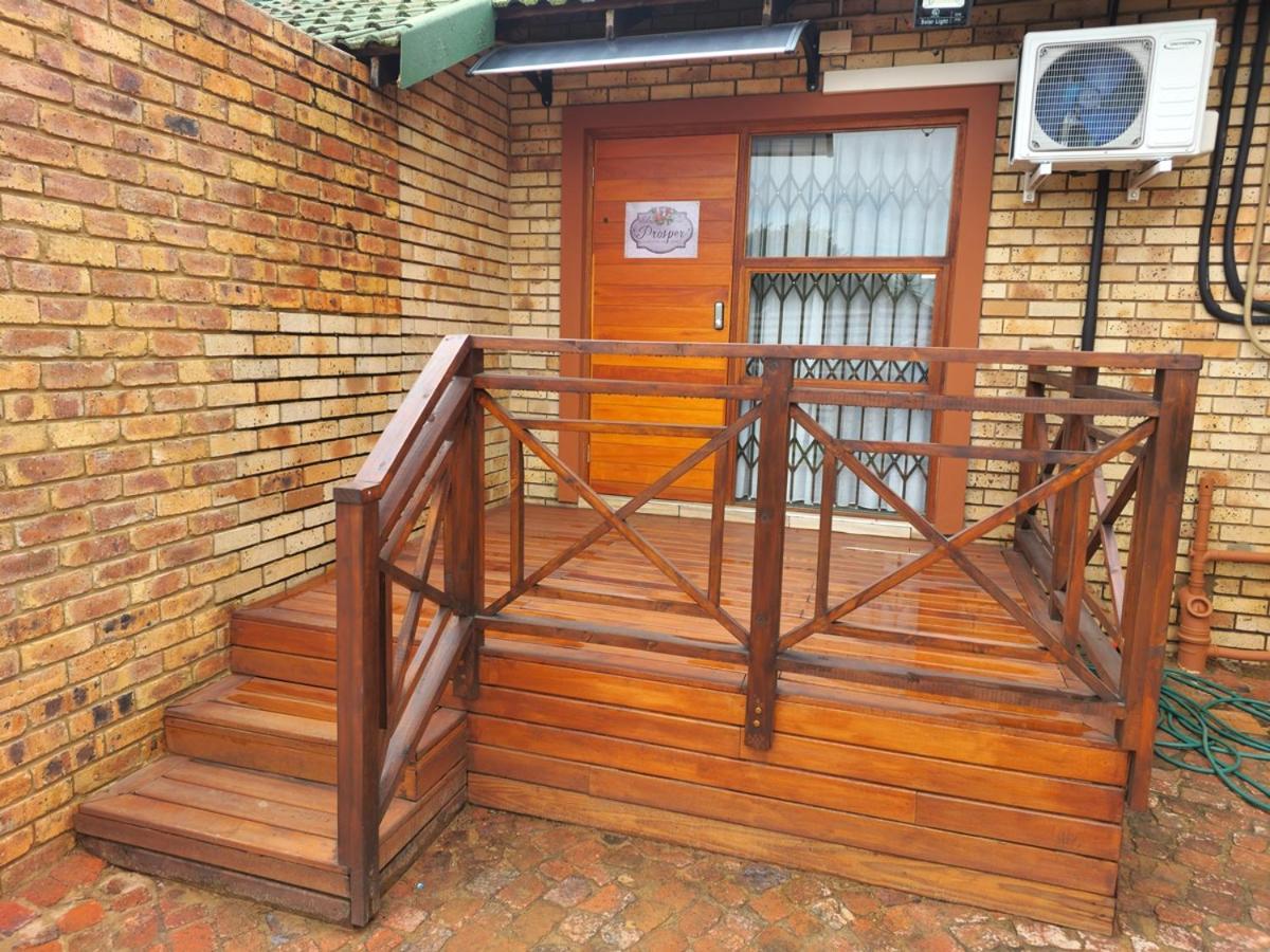 Twins Guest House Vanderbijlpark Chambre photo