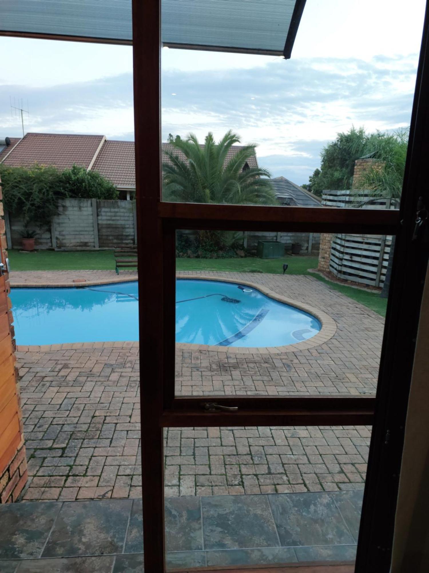 Twins Guest House Vanderbijlpark Chambre photo